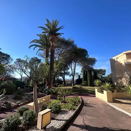 T2-48m2 ā Santa Lucia Raphaël *