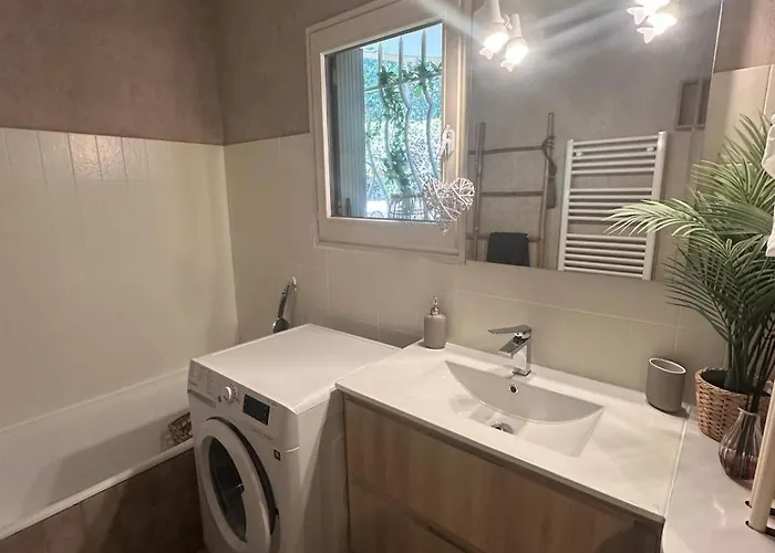 Апартаменты Grand T2 48m2 Calme Parking Port Santa Lucia *